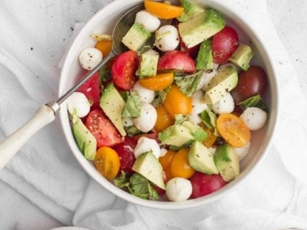 Avokado, Cherry Domates, Mozarella Salatası
