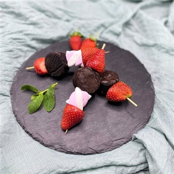 Brownie Çilek Şişleri